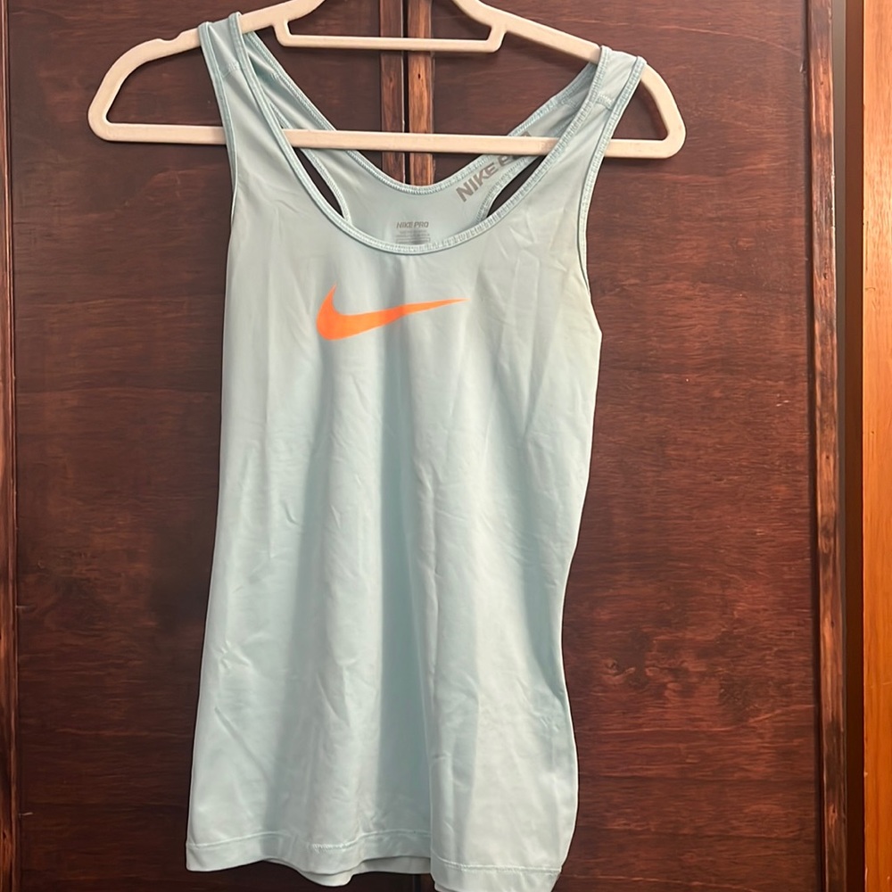 Women’s Nike pro tank top
